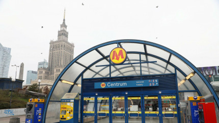 Polonia ia în calcul dezvoltarea unor rețele de metrou în marile orașe proiectate și pentru a funcționa ca adăposturi antiaeriene