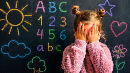 Plictiseală sau epilepsie Cum recunoști crizele de absență la copii și adolescenți