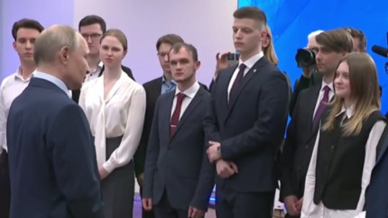 Prima vizită a lui Putin în lanțul de insule din Pacific revendicat de Japonia stârnește proteste vehemente la Tokyo