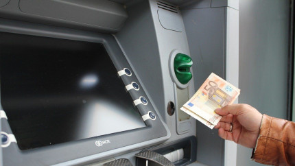 Sute de angajați din Italia au primit din greșeală 600 de euro în plus la salariu. Compania le-a cerut banii înapoi iar aceștia au intrat în grevă