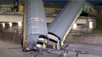 Coliziune între două trenuri de marfă în Germania. O persoană a murit