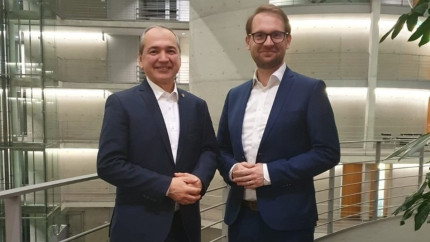 Un român i-a învins pe extremiștii AfD primii în sondajele din Germania în cursa pentru primăria orașului Görlitz