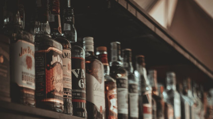 Român în vârstă de 69 de ani amendat cu 1.8 milioane de euro în Belgia pentru fraudă cu accize la alcool