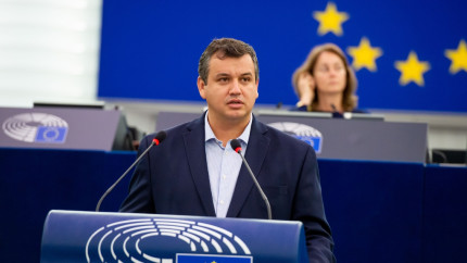Eugen Tomac va trebui să renunțe la mandatul de europarlamentar dacă va fi învestit premier. Legea interzice cumulul funcțiilor