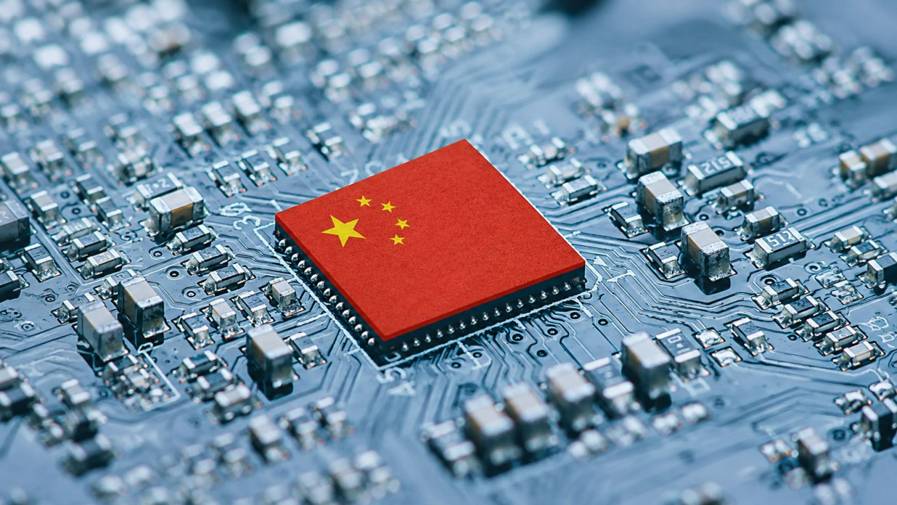 Chinezii bogați și specialiștii din domeniul tehnologiei se confruntă cu controale la graniță mai stricte
