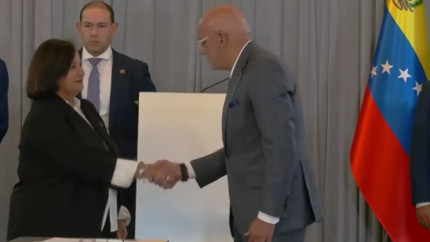 Guvernul interimar al Venezuelei și opoziția încheie prima rundă de discuții post-Maduro