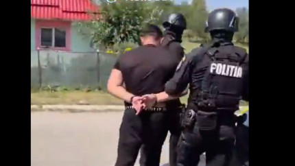 Arestarea celor trei care au atacat ambulanța cu topoare. Operațiune a mascaților - VIDEO