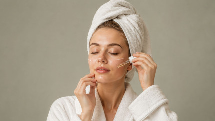 Obiceiurile virale de skincare pot ascunde riscuri pe care puțini le explică