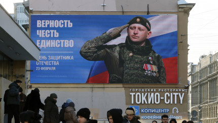 Un fenomen care a scandalizat până și Rusia Văduvele negre ale lui Putin se căsătoresc cu soldații trimiși pe front pentru a primi despăgubiri de milioane după moartea rapidă a acestora
