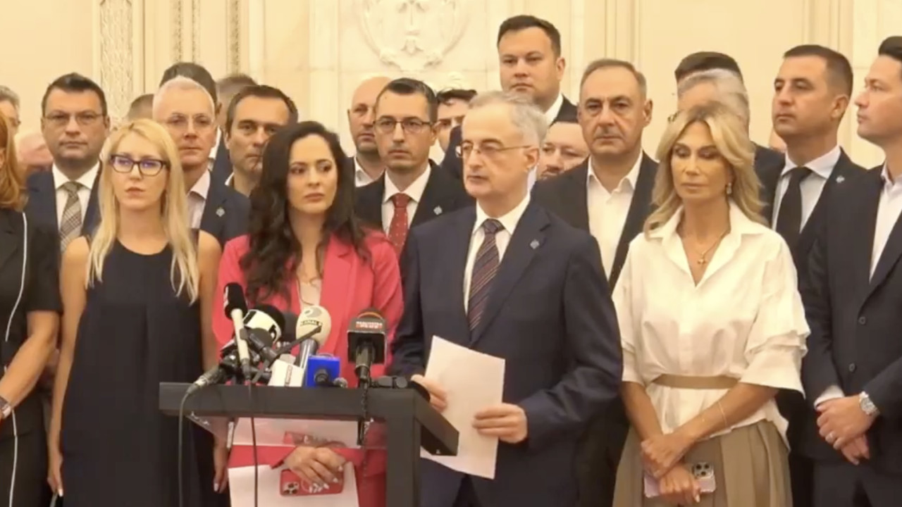 Sesizare PNL-USR depusă la CCR Început de lovitură de stat dată de AUR şi de PSD au schimbat voinţa poporului