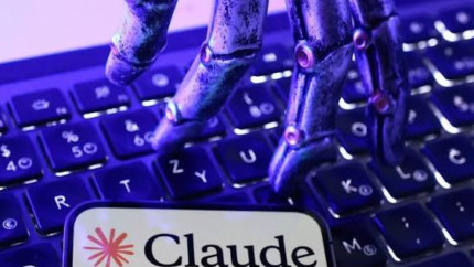Șeful diviziei AI de la Microsoft critică dur Anthropic Își învață chatbotul Claude să creadă că are drepturi iar acesta ar putea deveni imposibil de controlat