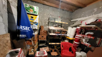 Dezastru găsit de ANPC în magazine și restaurante carne expirată mâncare arsă mucegai și bucătării pline de mizerie