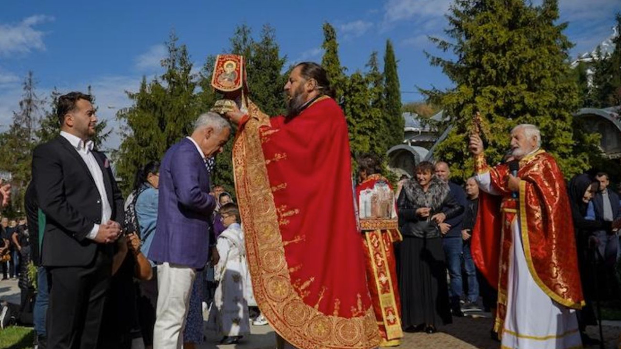 Episcopia Ortodoxă Română a Oradiei mesaj dur legat de primirea lui Georgescu Profundă mâhnire și dezamăgire față de cele petrecute duminică Biserica nu poate fi anexată niciunei persoane ideologii sau tabere