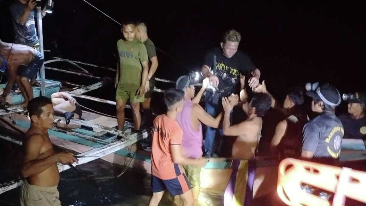 Incendiu la bordul unui feribot în apropierea unei destinații turistice din Filipine cel puțin cinci morți și zeci de dispăruți