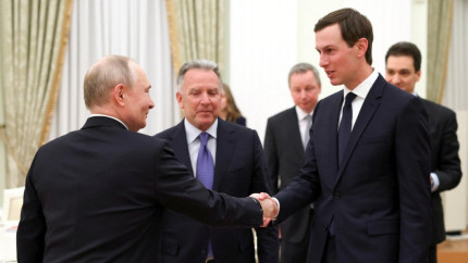 Ginerele și emisarul lui Trump în Rusia Jared Kushner învinovățește Ucraina Dacă ar fi făcut concesii teritoriale am fi avut deja un acord  VIDEO