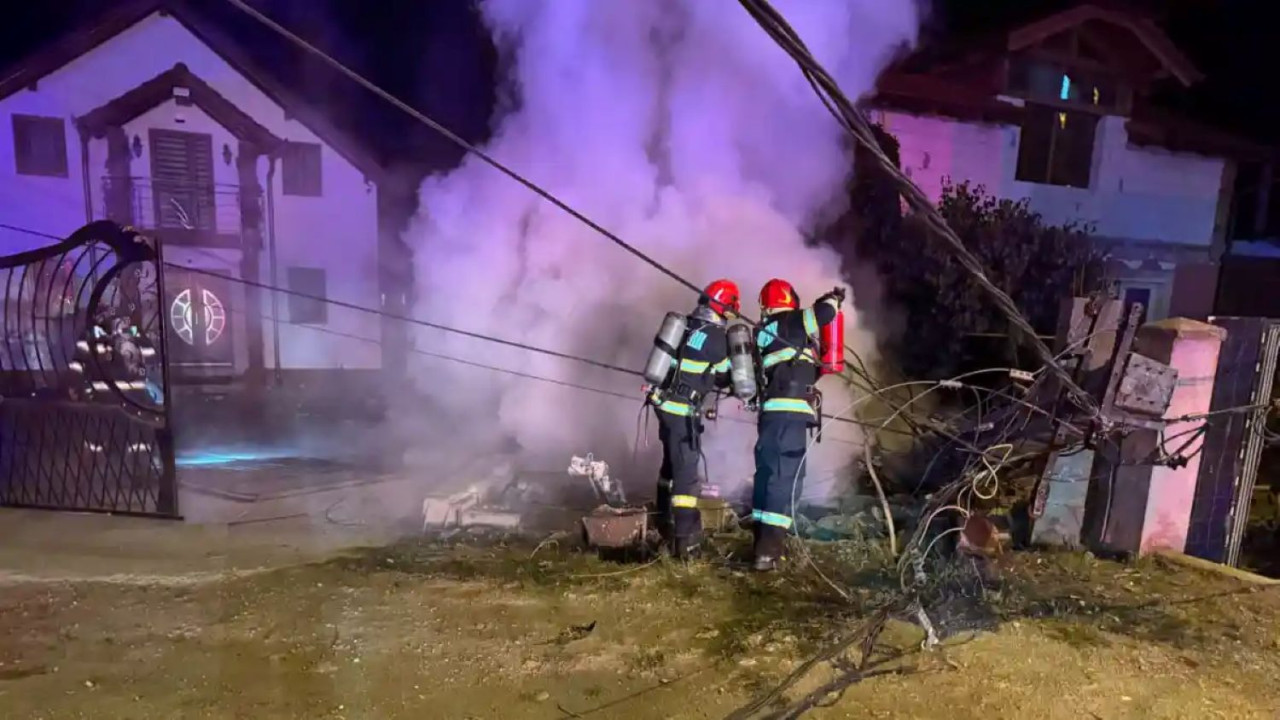 Adolescent de 15 ani din Sebeș reținut după ce s-a îmbătat a furat o mașină și a făcut accident. Mașina a luat foc dar el a reușit să se salveze în ultima clipă