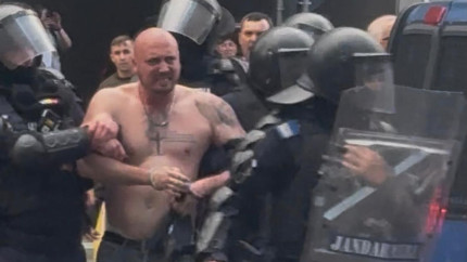 Unul dintre instigatorii din grupul lui Ciprian Pamfile prins în Bihor cu un pistol asupra sa. Amenințase forțele de ordine după violențele din Piața Victoriei