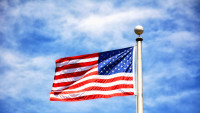 Tot mai mulți americani întreabă inteligența artificială cu cine să voteze. Cum este folosit AI înaintea alegerilor din noiembrie
