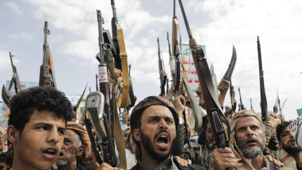 Guvernul din Yemen anunță o ofensivă pentru recucerirea teritoriilor controlate de rebelii Houthi