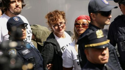 Cunoscuta actriță Susan Sarandon reținută la New York în timpul unui protest împotriva premierului israelian Netanyahu