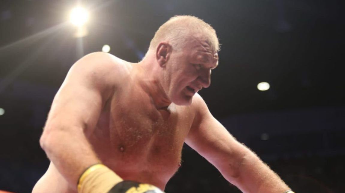 Luptătorul MMA Tolea Ciumac reținut după un conflict violent în Centrul Vechi cu Dani Spartanul cel care urma să-i fie adversar în ring pe 30 octombrie  VIDEO