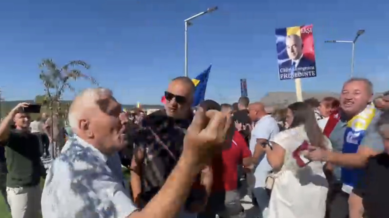 Călin Georgescu huiduit la Podul Înalt Vaslui. Pensionar Să plece cu circul și maimuțăreala - VIDEO