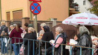 Peste 15.000 de porții de mâncare caldă și zeci de mii de băuturi oferite gratuit pelerinilor de la Iași. Peste 1.500 de voluntari s-au implicat