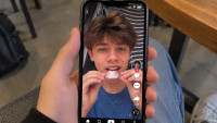 Trendul de pe TikTok care îi îngrijorează pe medici pentru că poate afecta serios dinții