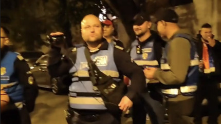 Arestul Central Jandarmii au intervenit și le-au tăiat sunetul manifestanților. Femeie M-a lovit cu oul direct în cap - VIDEO