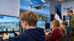 Estonia îi învață pe copii să piloteze drone. Motivul din spatele programului atrage atenția Europei