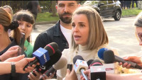 Cristela cu bodyguardul lui Georgescu în spate Călin a fost înșelat. Declarații la ieșirea de la DIICOT Mare este numele Sfintei Treimi