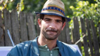 Actorul Toma Cuzin reținut după ce a provocat un accident rutier în Teleorman. Avea permisul suspendat iar DrugTestul a indicat substanțe interzise