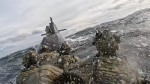 Comandourile de elită britanice se antrenează pe submarine de atac uriașe. Cel mai mare exercițiu al Forței de Comando din Marea Britanie din ultimii 15 ani