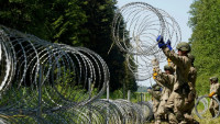 Incident grav la frontiera Letoniei cu Belarus bărbați mascați și înarmați i-au amenințat pe militari și au trecut ilegal granița