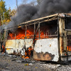 Tragedie în estul Ucrainei. Două autobuze pline cu pasageri lovite într-un atac rusesc