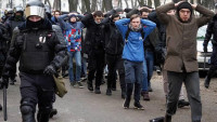 Zeci de persoane reținute la Moscova la un miting organizat de Partidul Comunist după ce au strigat Jos țarul și Libertate pentru deținuții politici  VIDEO