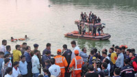 Tragedie în India 13 copii au murit după ce barca în care se aflau s-a răsturnat pe fluviul Gange