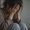 Semne ascunse că neglijarea emoțională din copilărie încă îți influențează viața