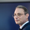 Surse Luca Niculescu nu va veni personal la Parlament pentru depunerea listei miniștrilor și a programului de guvernare