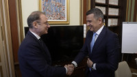 SURSE Luca Niculescu consideră că măsurile PSD sunt chiar bune și l-ar putea lua în calcul pe Ponta ca ministru Îl duce capul