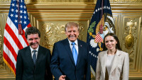 Cotroceniul vine cu precizări despre poza cu Trump Este o fotografie reală cu Președintele Statelor Unite ale Americii Donald Trump în persoană și a fost realizată de fotograful oficial al Casei Albe