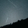 Spectacol pe cerul României în octombrie Trei ploi de meteori și Luna Vânătorului. Când pot fi văzute