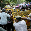 Proteste masive în India după eliminarea a 130 de milioane de alegători de pe listele electorale Poliția a blocat capitala și a arestat liderii Mișcării Gândacilor