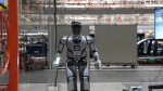 Roboți umanoizi chinezi vor prelua sarcini logistice în fabricile Volkswagen 8211 VIDEO