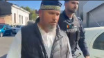 Săltat de jandarmi dacul lui Georgescu își cere iertare pentru agresarea jurnaliștilor în fața DIICOT 8211 VIDEO