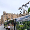 România își face reclamă în inima Spaniei. Peleșul Delta Dunării și Transfăgărășanul pe un tramvai din Sevilla