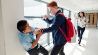 Pe când și la noi Danemarca vrea să le permită profesorilor să intervină fizic împotriva elevilor agresivi după ce violența în școli a ajuns la cote alarmante